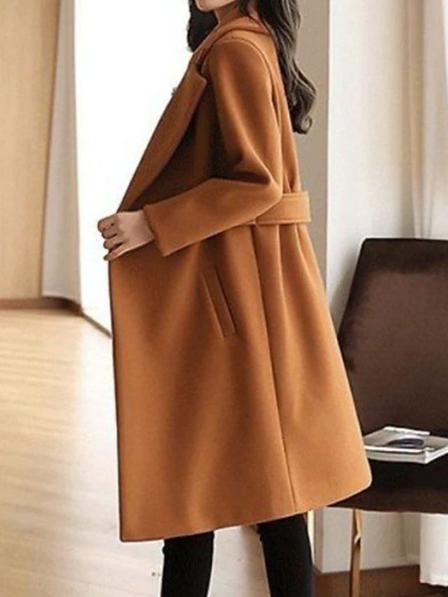 Dámský kabát v elegantním stylu