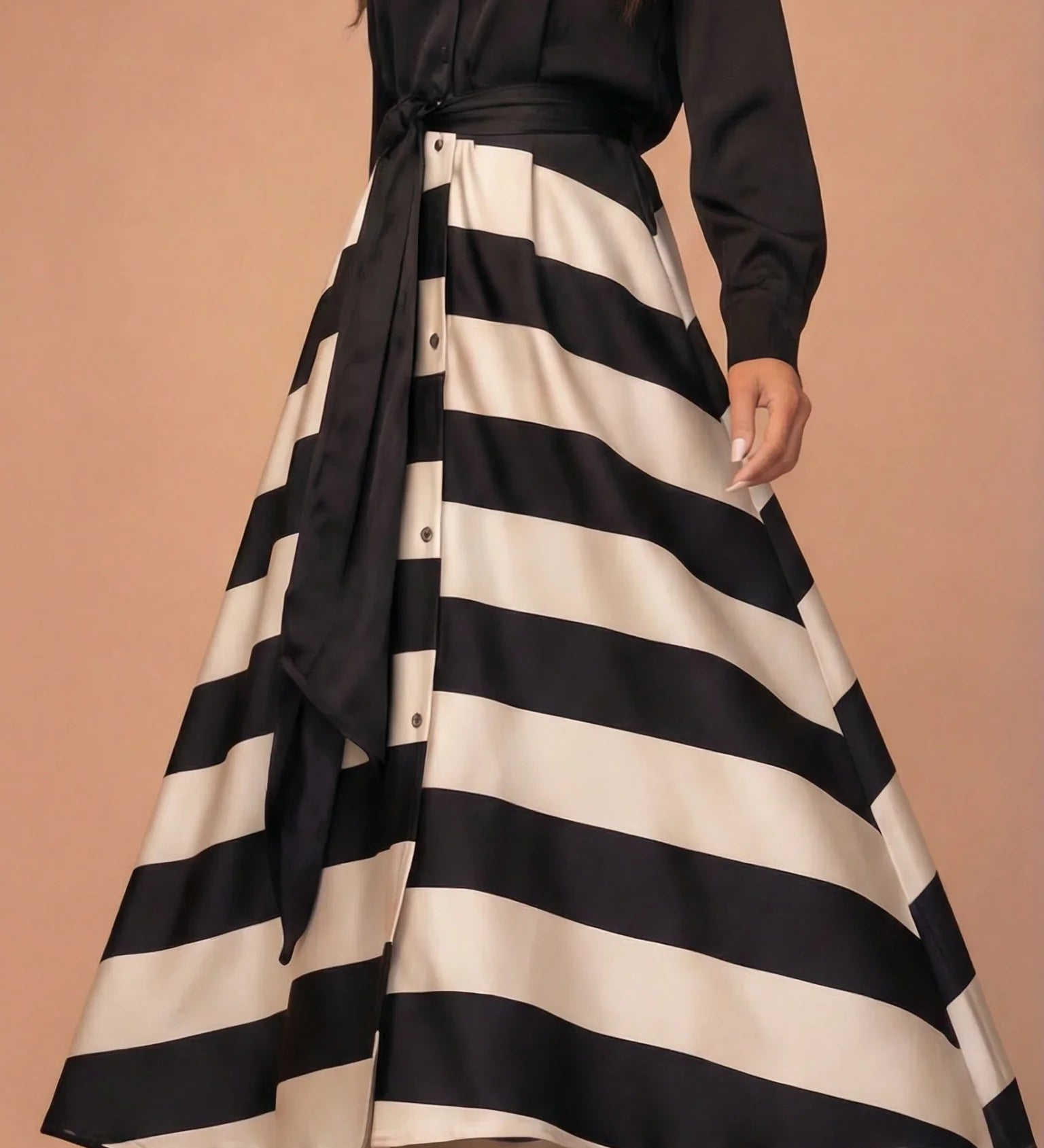 Dámské šaty v elegantním stylu