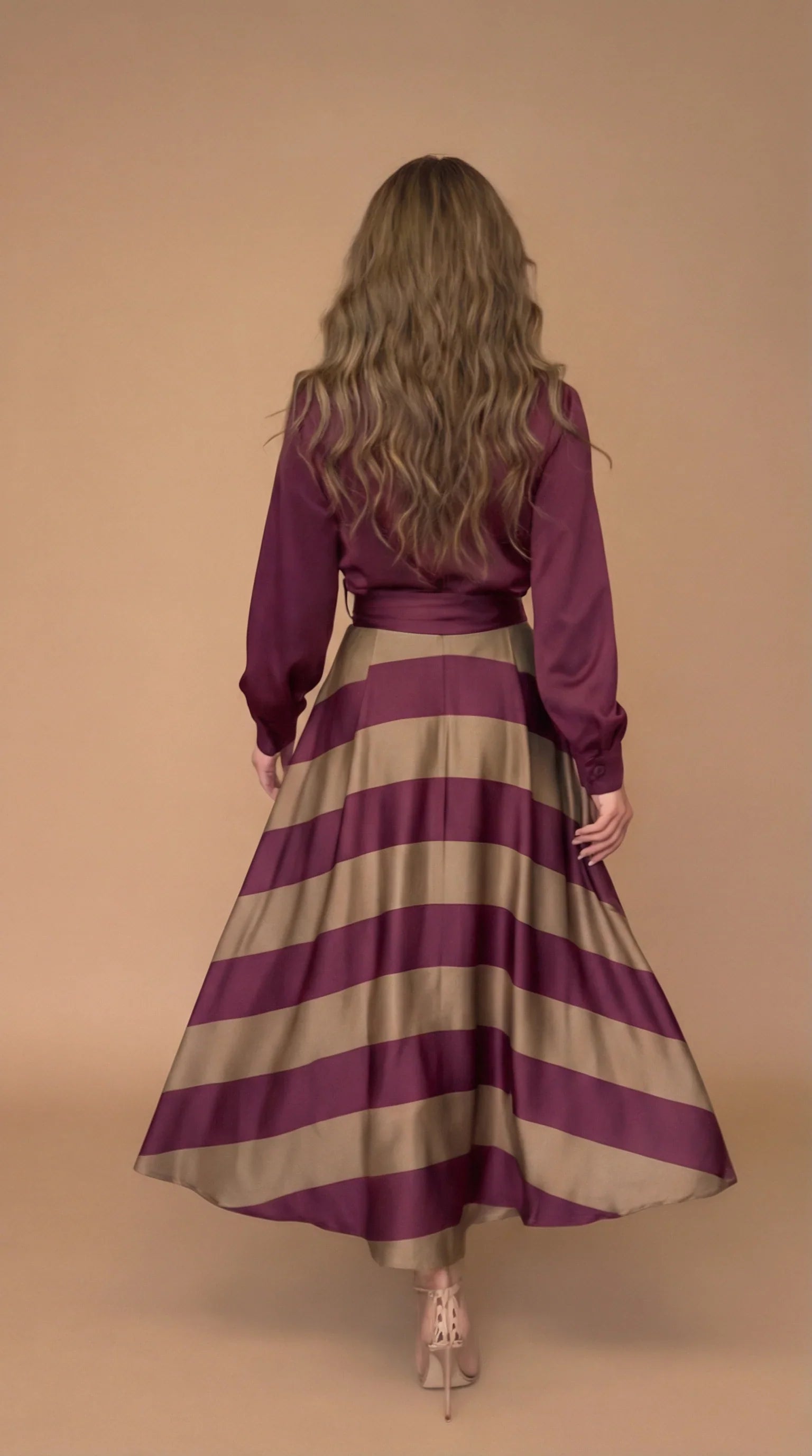 Dámské šaty v elegantním stylu