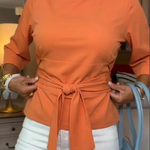 Dámský top v elegantním stylu