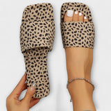 Dámské sandály s leopardím vzorem