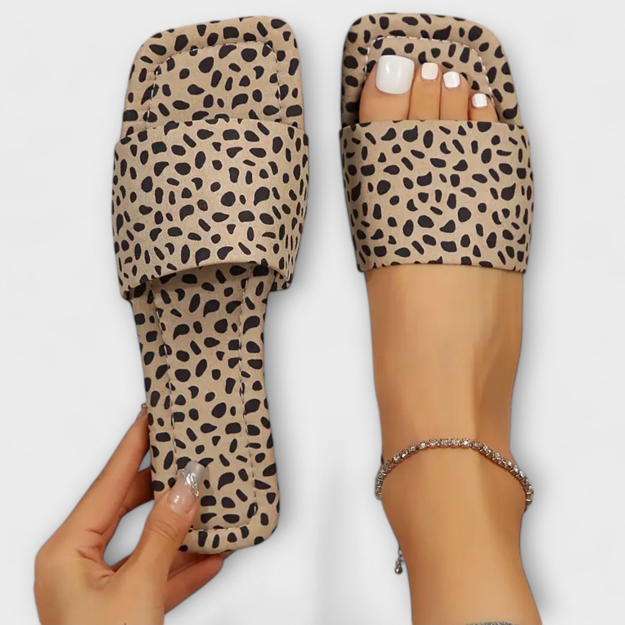 Dámské sandály s leopardím vzorem