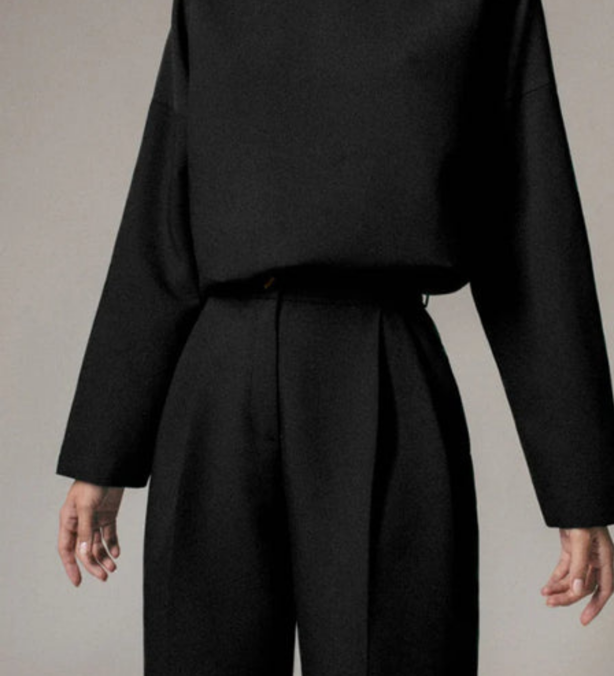 Dámský módní kousek v elegantním stylu