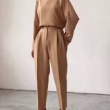 Dámský módní kousek v elegantním stylu