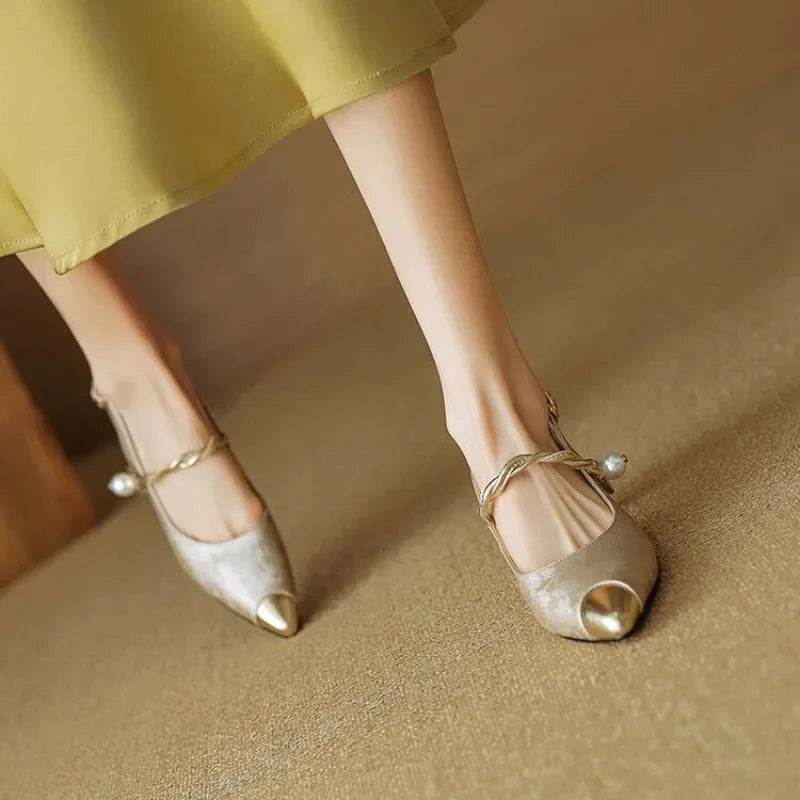 Dámské boty v elegantním stylu