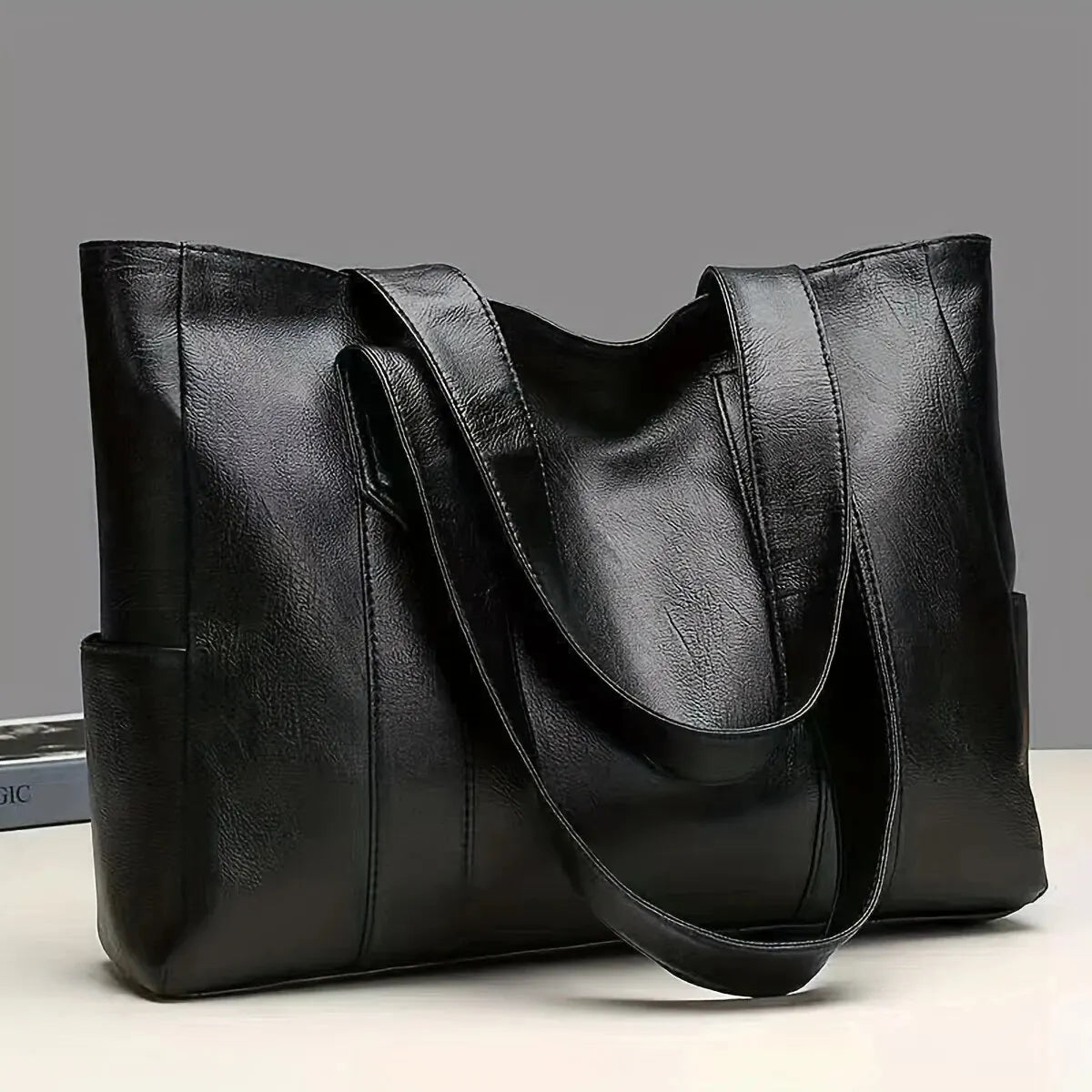 Dámský módní kousek v elegantním stylu