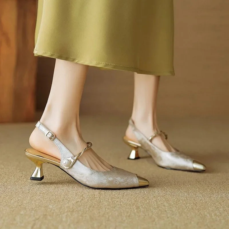Dámské boty v elegantním stylu