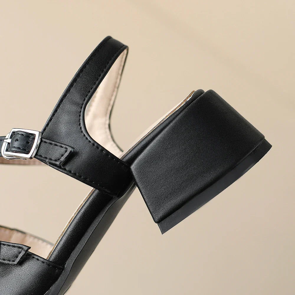 Dámské kozačky v elegantním stylu, na podpatku