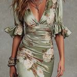 Dámské šaty s květinovým motivem