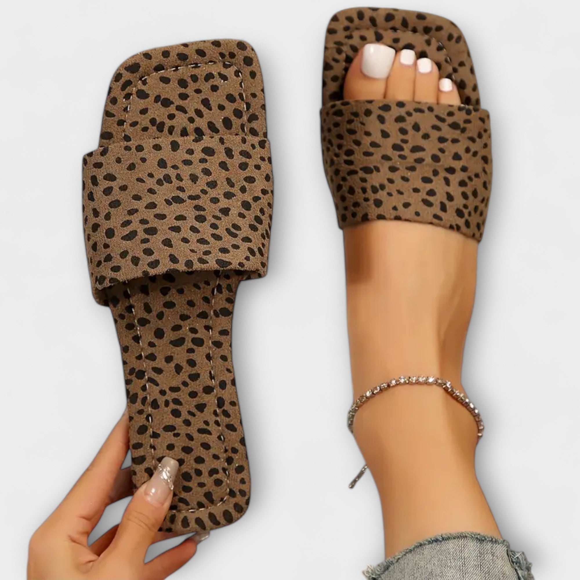 Dámské sandály s leopardím vzorem
