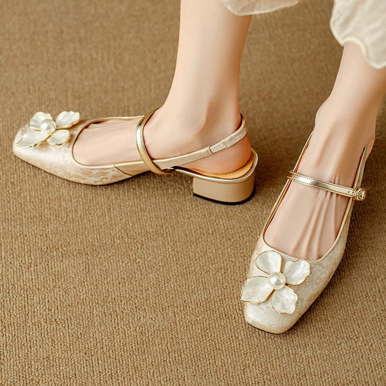 Dámské boty v elegantním stylu, s květinovým motivem