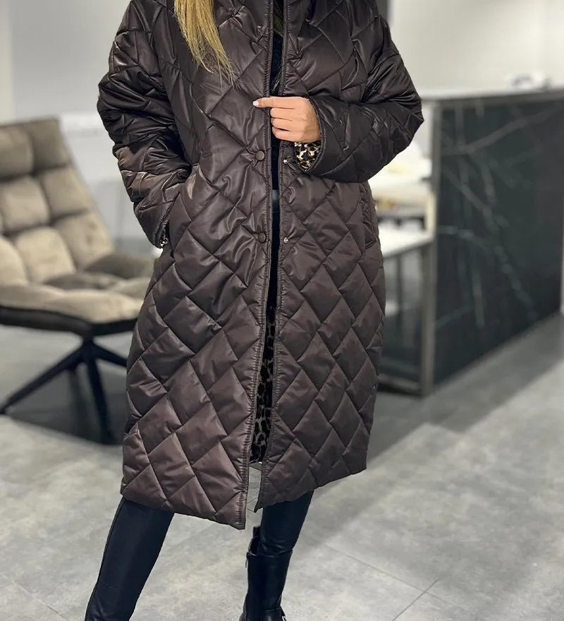 Dámský kabát v elegantním stylu s leopardím vzorem