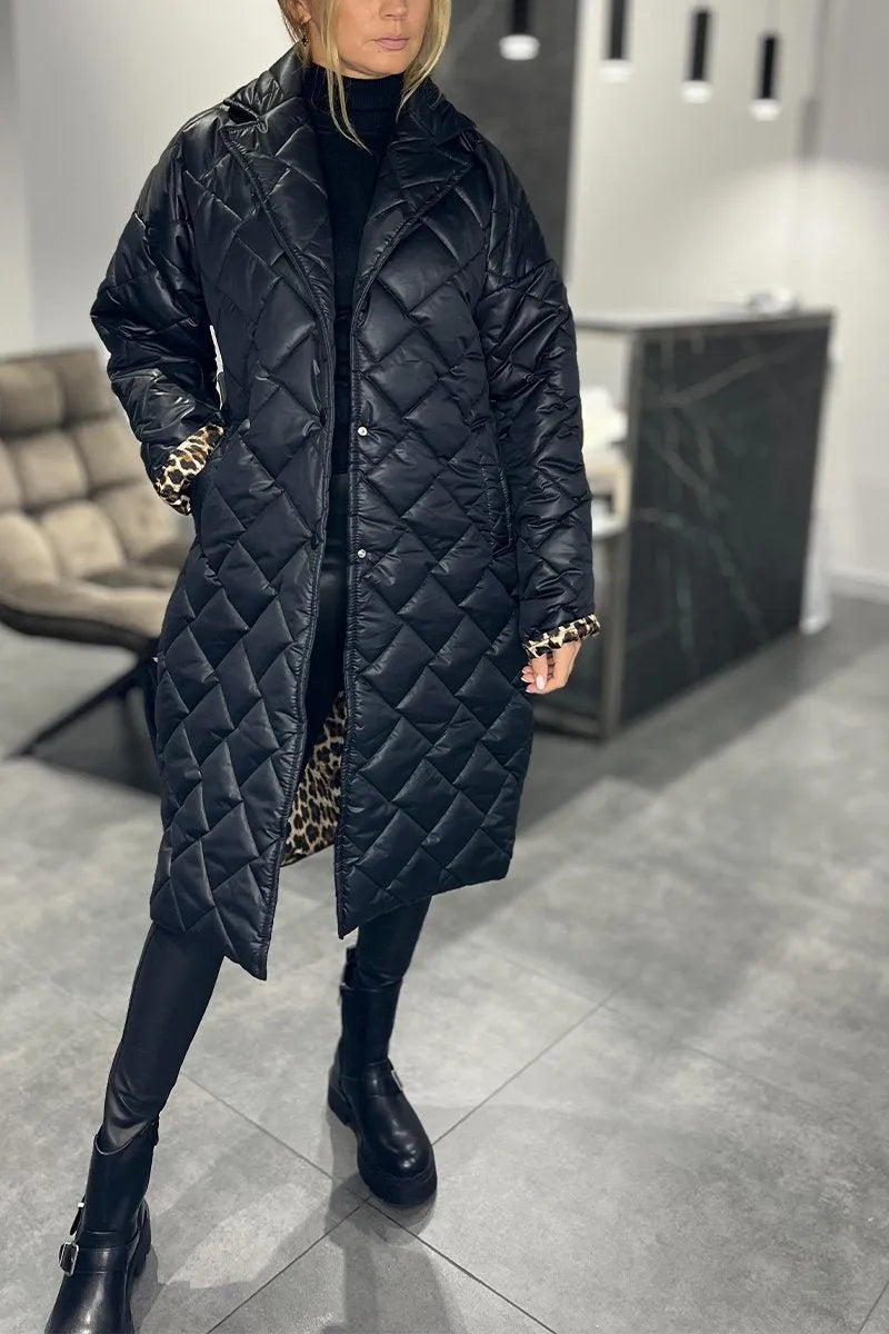 Dámský kabát v elegantním stylu s leopardím vzorem