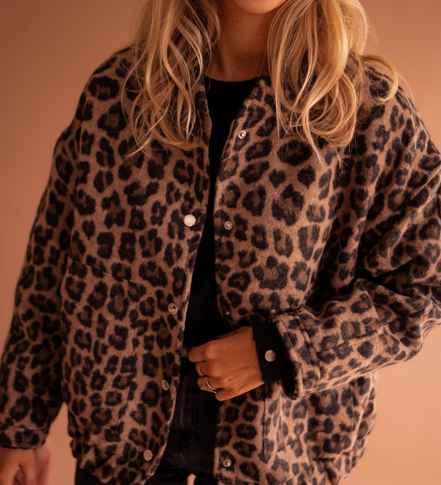 Dámská bunda s leopardím vzorem