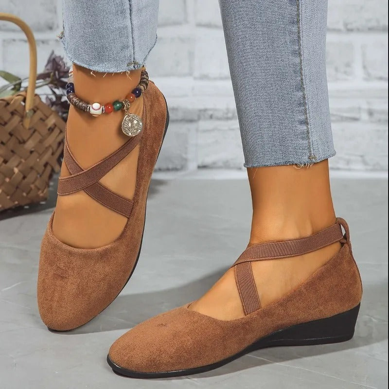 Dámské sandály v elegantním stylu, na podpatku