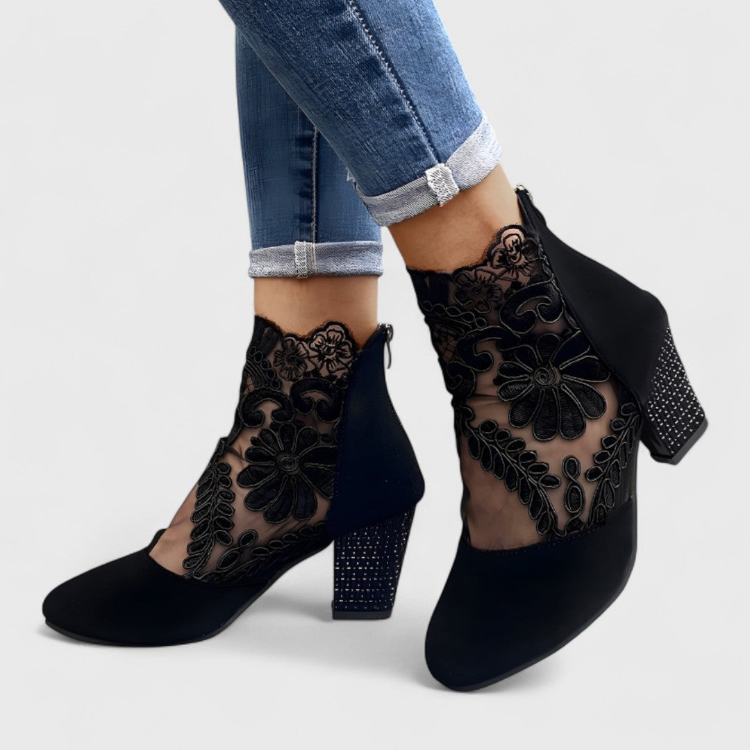 Dámské kozačky v elegantním stylu, na podpatku
